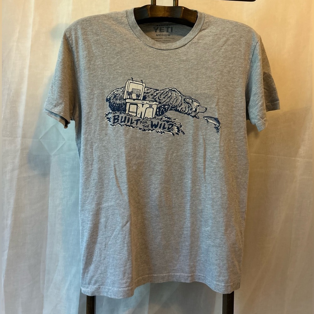 Yeti size medium gray T-shirt - Picture 4 of 5